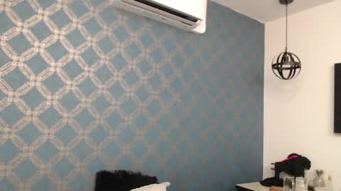 Snapshot of violeta_cute18 chatting on 12.19.24 Violeta online show from 12.19.24