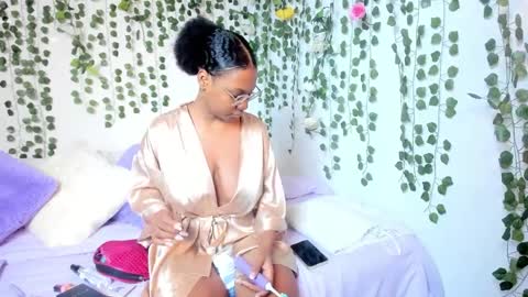 Snapshot of violeta_milleer chatting on 02.04.25 Violeta online show from 02.04.25