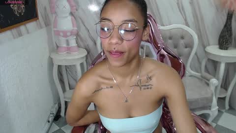 Snapshot of violeth_b chatting on 12.03.24 violeth_b online show from 12.03.24