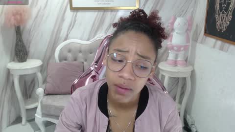 Snapshot of violeth_b chatting on 12.10.24 violeth_b online show from 12.10.24
