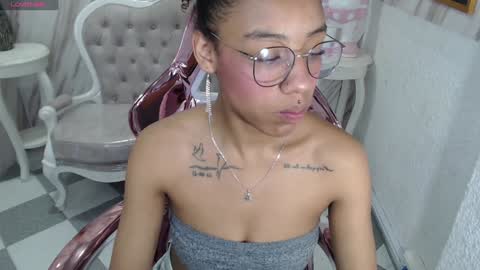 Snapshot of violeth_b chatting on 12.10.24 violeth_b online show from 12.10.24