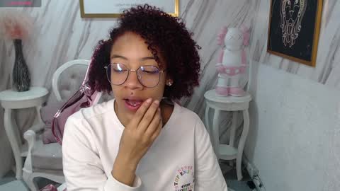 Snapshot of violeth_b chatting on 12.26.24 violeth_b online show from 12.26.24