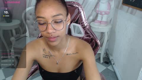 Snapshot of violeth_b chatting on 01.07.25 violeth_b online show from 01.07.25