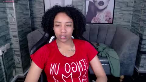 Snapshot of violeth_b chatting on 09.12.25 violeth_b online show from 09.12.25