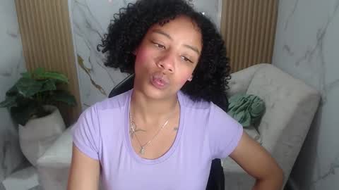 Snapshot of violeth_b chatting on 10.16.25 violeth_b online show from 10.16.25