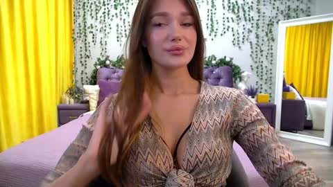 Snapshot of violettacosmo chatting on 12.15.24 ViolettaCosmo online show from 12.15.24