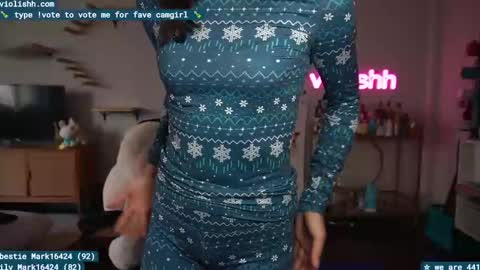 Snapshot of violishh chatting on 01.19.25 follow me on twitter violishh and ig violishh  online show from 01.19.25