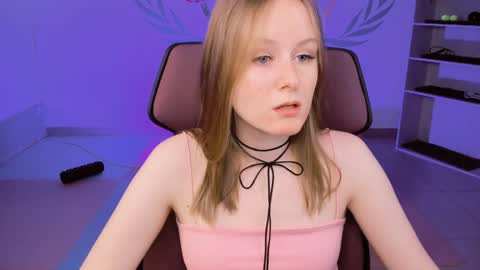 Snapshot of vivienleeigh chatting on 01.18.25 Vivien online show from 01.18.25