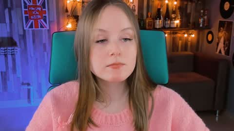 Snapshot of vivienleeigh chatting on 01.22.25 Vivien online show from 01.22.25