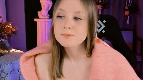 Snapshot of vivienleeigh chatting on 01.24.25 Vivien online show from 01.24.25