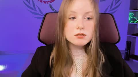 Snapshot of vivienleeigh chatting on 02.07.25 Vivien online show from 02.07.25