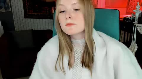 Snapshot of vivienleeigh chatting on 02.09.25 Vivien online show from 02.09.25