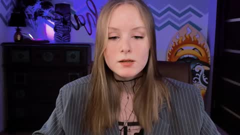 Snapshot of vivienleeigh chatting on 02.23.25 Vivien online show from 02.23.25