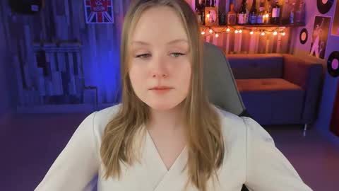 Snapshot of vivienleeigh chatting on 02.28.25 Vivien online show from 02.28.25
