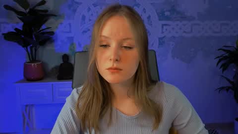 Snapshot of vivienleeigh chatting on 03.01.25 Vivien online show from 03.01.25