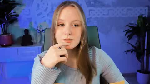 Snapshot of vivienleeigh chatting on 03.01.25 Vivien online show from 03.01.25