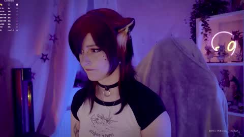 Snapshot of vronnier chatting on 10.02.25 vronnier online show from 10.02.25