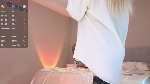 Snapshot of vsunshiny chatting on 09.21.25 Sunshiny online show from 09.21.25