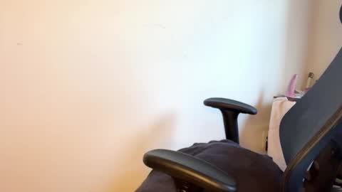 Snapshot of vvikki696996 chatting on 12.12.24 Vikki y Valeria online show from 12.12.24