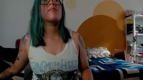 Snapshot of waningrosee chatting on 12.11.24 Waningrose  Lu online show from 12.11.24