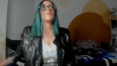 Snapshot of waningrosee chatting on 12.11.24 Waningrose  Lu online show from 12.11.24