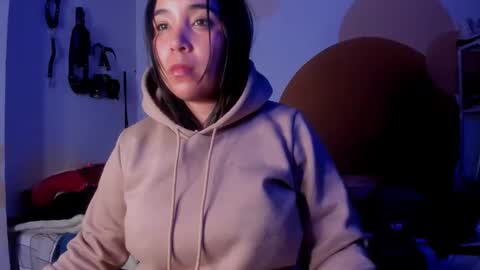 Snapshot of waningrosee chatting on 12.16.24 Waningrose  Lu online show from 12.16.24