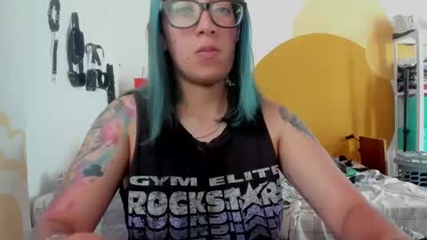 Snapshot of waningrosee chatting on 01.03.25 Waningrose  Lu online show from 01.03.25