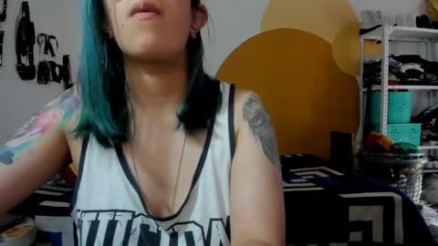 Snapshot of waningrosee chatting on 01.06.25 Waningrose  Lu online show from 01.06.25