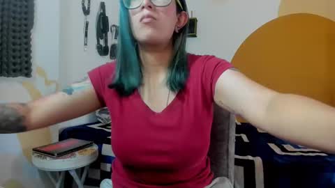 Snapshot of waningrosee chatting on 01.07.25 Waningrose  Lu online show from 01.07.25