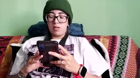 Snapshot of waningrosee chatting on 01.19.25 Waningrose  Lu online show from 01.19.25