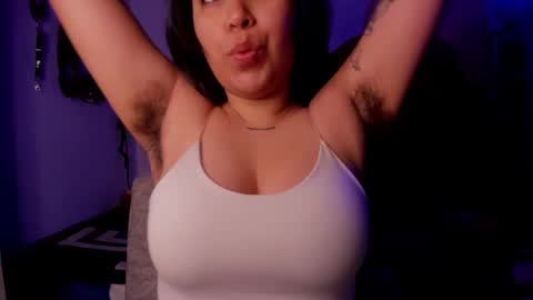 Snapshot of waningrosee chatting on 01.20.25 Waningrose  Lu online show from 01.20.25