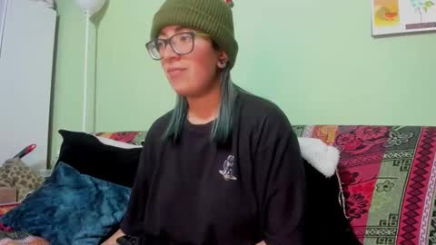 Snapshot of waningrosee chatting on 02.11.25 Waningrose  Lu online show from 02.11.25