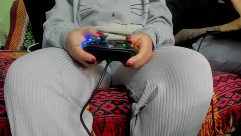 Snapshot of waningrosee chatting on 02.12.25 Waningrose  Lu online show from 02.12.25