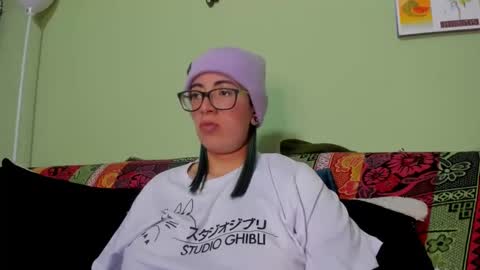 Snapshot of waningrosee chatting on 02.12.25 Waningrose  Lu online show from 02.12.25