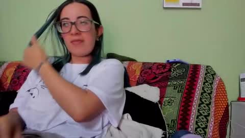 Snapshot of waningrosee chatting on 02.12.25 Waningrose  Lu online show from 02.12.25