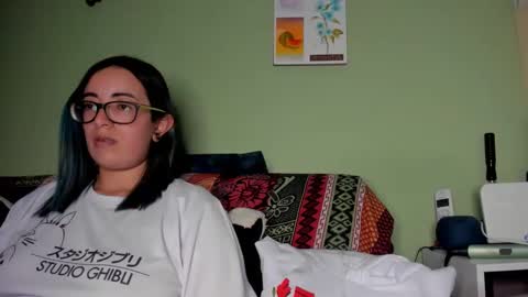 Snapshot of waningrosee chatting on 02.14.25 Waningrose  Lu online show from 02.14.25