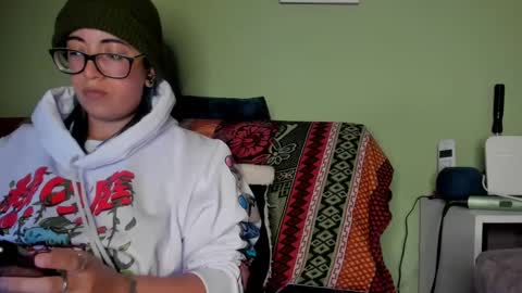 Snapshot of waningrosee chatting on 02.15.25 Waningrose  Lu online show from 02.15.25