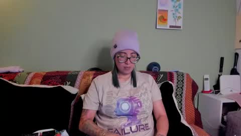 Snapshot of waningrosee chatting on 02.18.25 Waningrose  Lu online show from 02.18.25