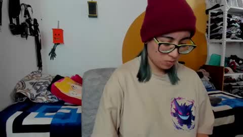 Snapshot of waningrosee chatting on 03.05.25 Waningrose  Lu online show from 03.05.25