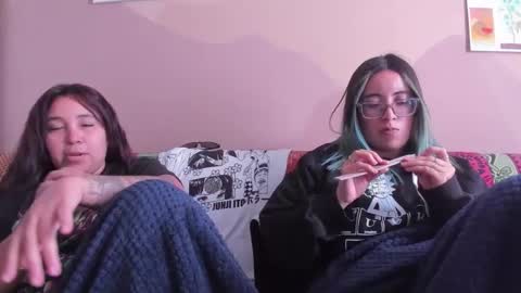 Snapshot of waningrosee chatting on 09.11.25 Waningrose  Lu online show from 09.11.25