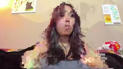 Snapshot of waningrosee chatting on 09.21.25 Waningrose  Lu online show from 09.21.25