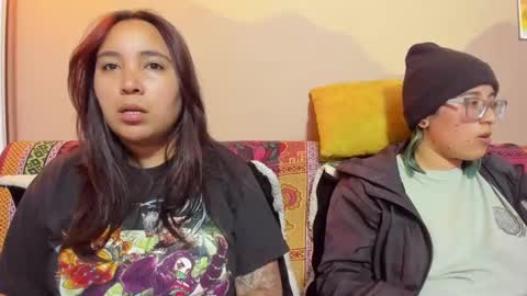 Snapshot of waningrosee chatting on 09.23.25 Waningrose  Lu online show from 09.23.25