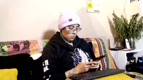 Snapshot of waningrosee chatting on 09.27.25 Waningrose  Lu online show from 09.27.25