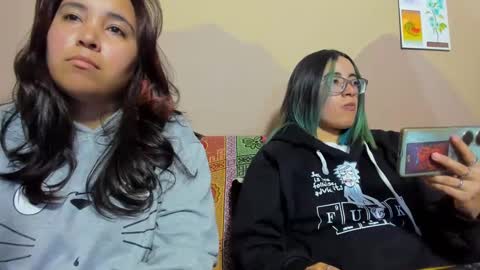 Snapshot of waningrosee chatting on 09.28.25 Waningrose  Lu online show from 09.28.25