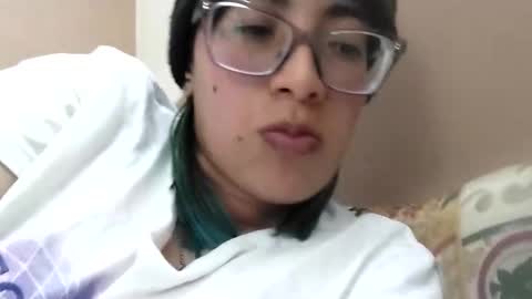 Snapshot of waningrosee chatting on 10.19.25 Waningrose  Lu online show from 10.19.25