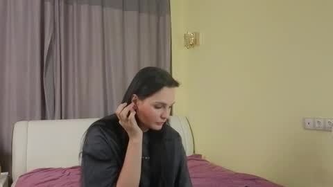 Snapshot of wanmerrill chatting on 11.16.25 jean online show from 11.16.25