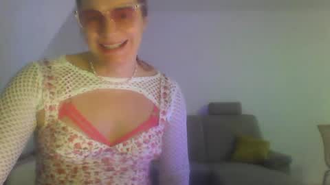 Snapshot of wannafeelitall chatting on 12.02.24 Emilia inst online show from 12.02.24