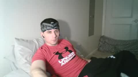 Snapshot of wannagetwitu chatting on 10.29.25 SEND ME TIPS WHEN OFF LINE online show from 10.29.25