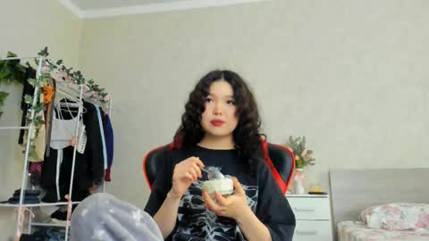 Snapshot of wastforu chatting on 02.16.25 wastforu online show from 02.16.25