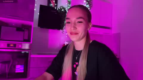 Snapshot of watergirl_ chatting on 12.06.24 Im saving up for a new car help me online show from 12.06.24